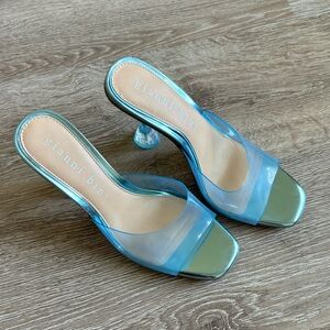 NWT Gianni Bini Blue Transparent Heel